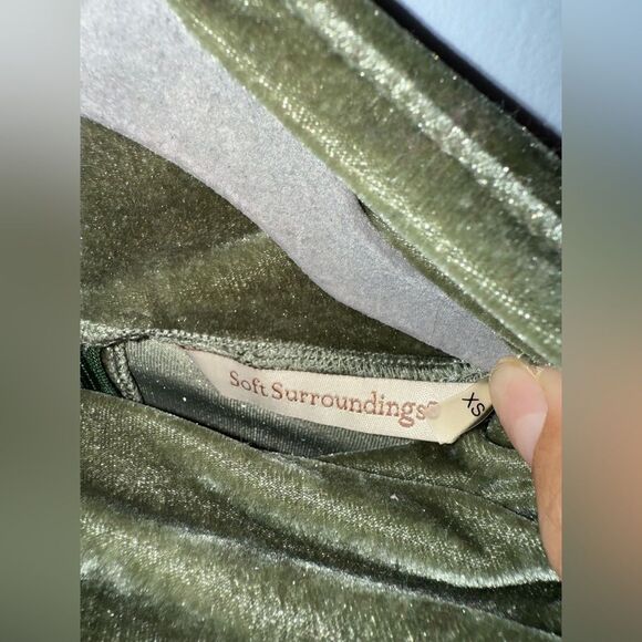 Soft Surrounding Women’s Green Velvet Velour Turtleneck Sweater Size XS NWOT - Picture 5 of 7